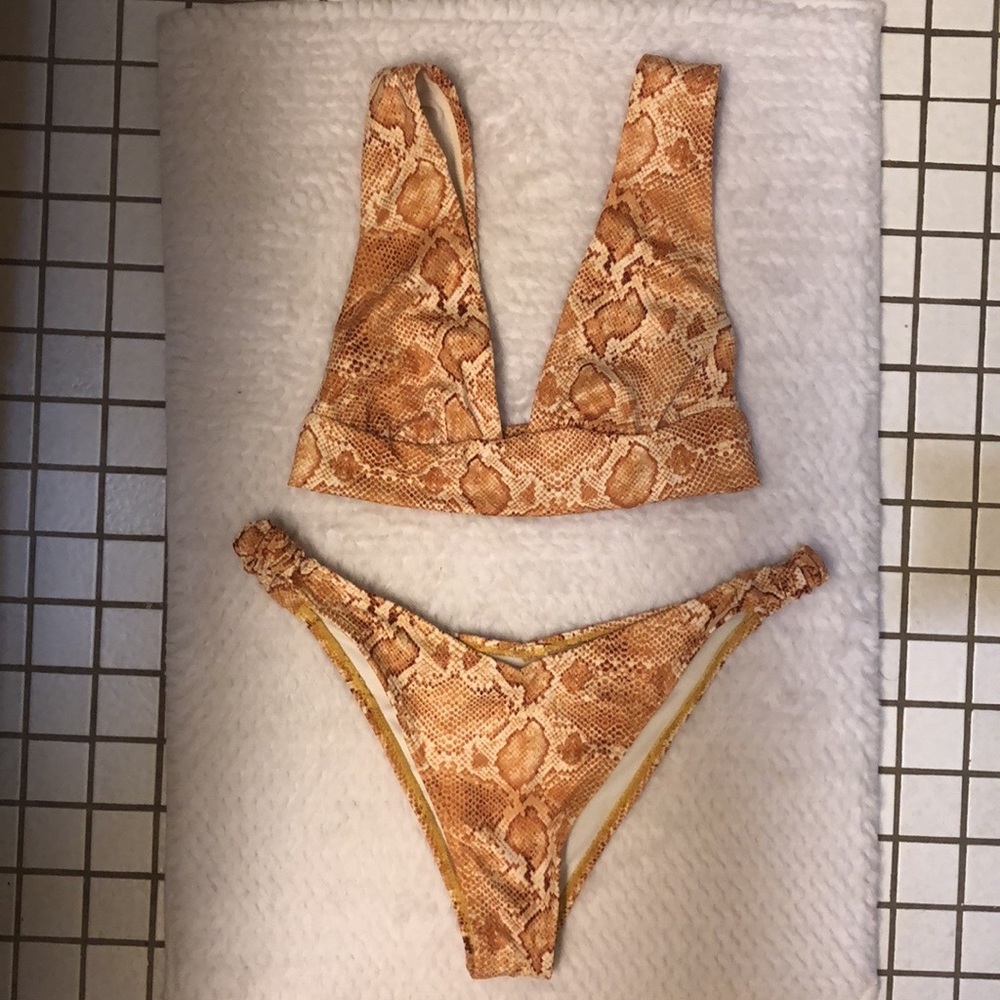 Billabong x Sincerely Jules Over the Sun Bikini size small top and medium bottom
